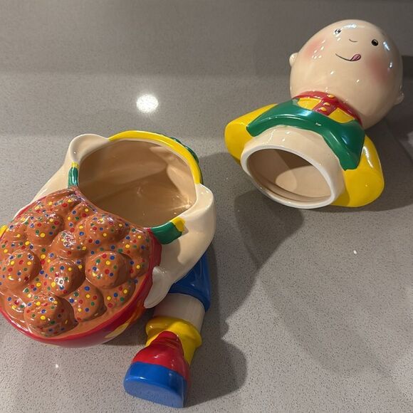 Caillou Ceramic Cookie Jar Excellent Condition Discontinued Primary Colours 11” - Picture 9 of 11